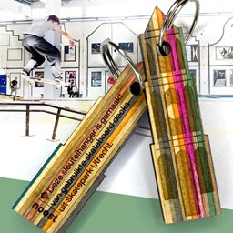 Toon details voor Sleutelhanger 'Domtoren' - skateboardhout | Noest Afbeelding van Sleutelhanger 'Domtoren' - skateboardhout | Noest